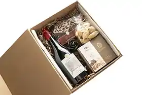 Снимка на подаръчна кутия ЗЛАТНИ РЪЦЕ II