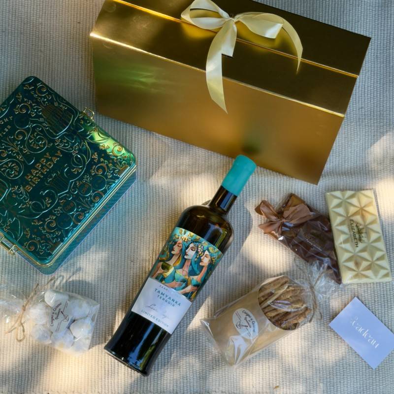 premium-gift-box-wine-chocolate.jpg