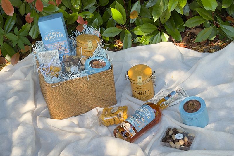 luxury-gift-basket-picnic.jpg